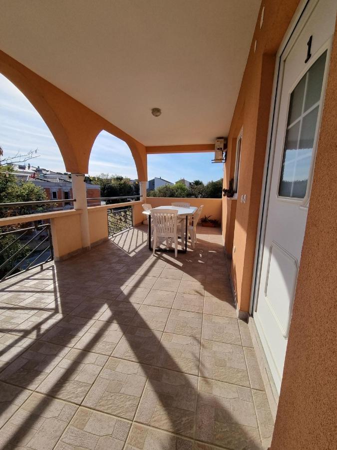 ביוגראד נה מורו Apartments Vanja Skara Biograd מראה חיצוני תמונה